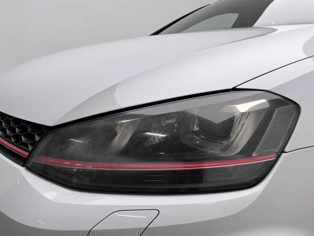 Volkswagen Golf GTI — миниатюра 7