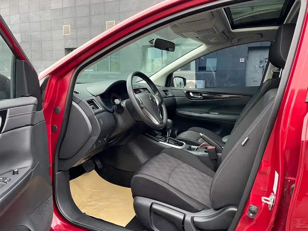 Nissan Tiida — миниатюра 6