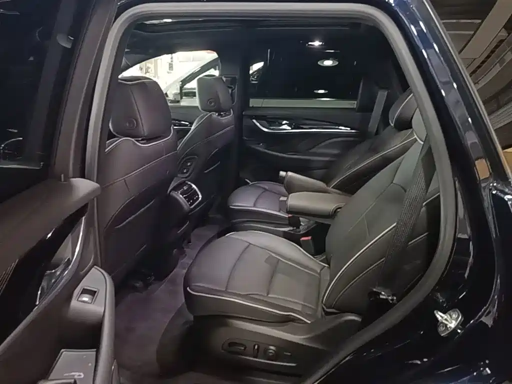 Buick Enclave — миниатюра 17
