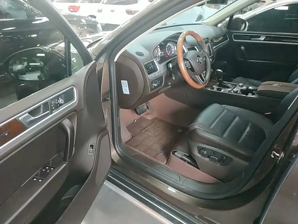 Volkswagen Touareg — миниатюра 16