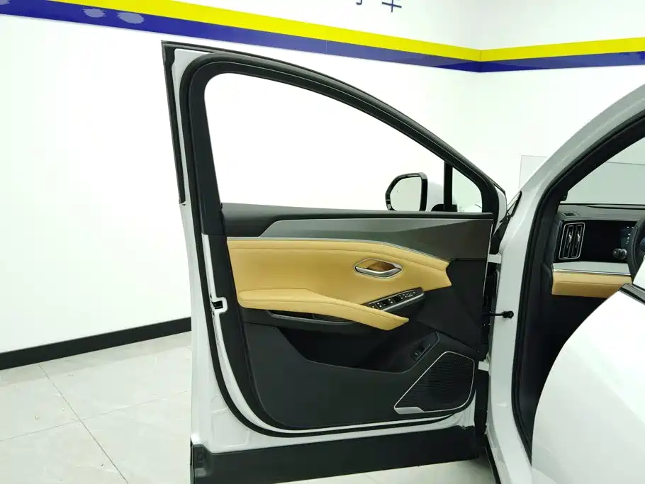 BYD L DM-i — миниатюра 7