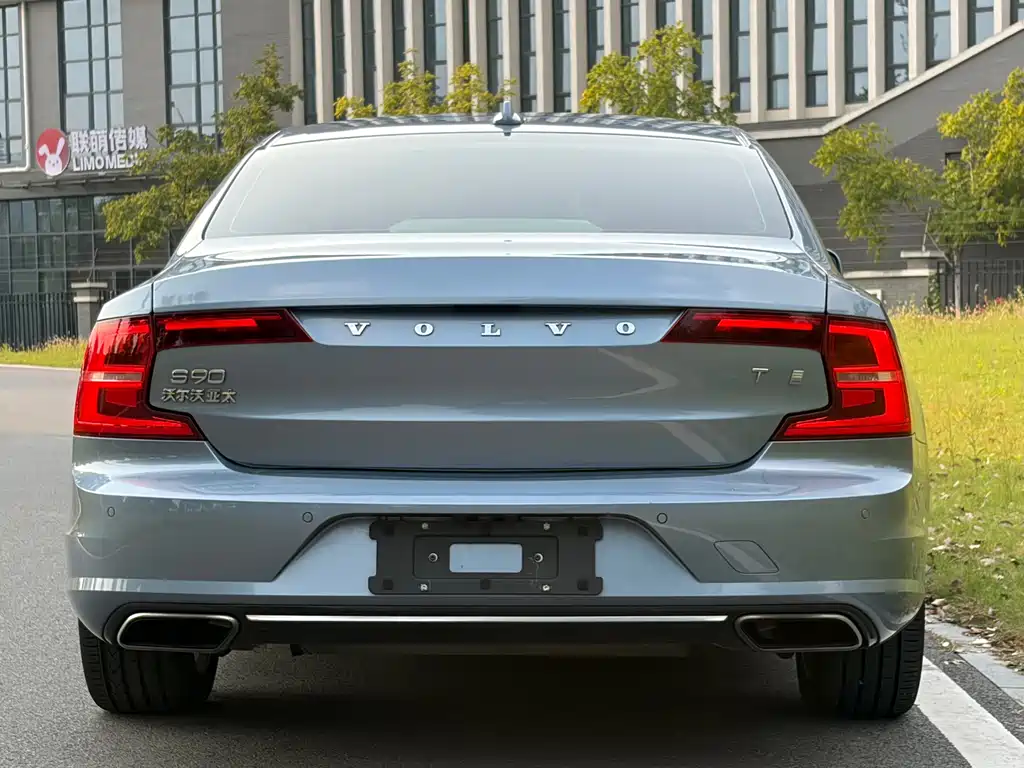 Volvo S90 — миниатюра 4
