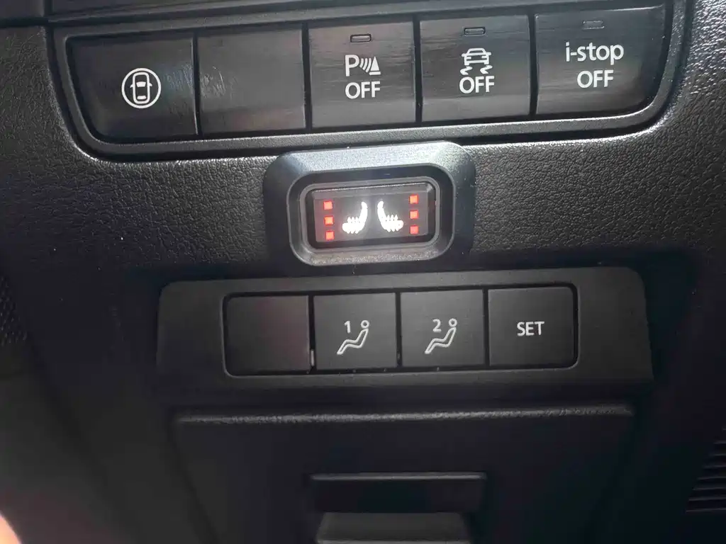 Mazda 3 Axela — миниатюра 11