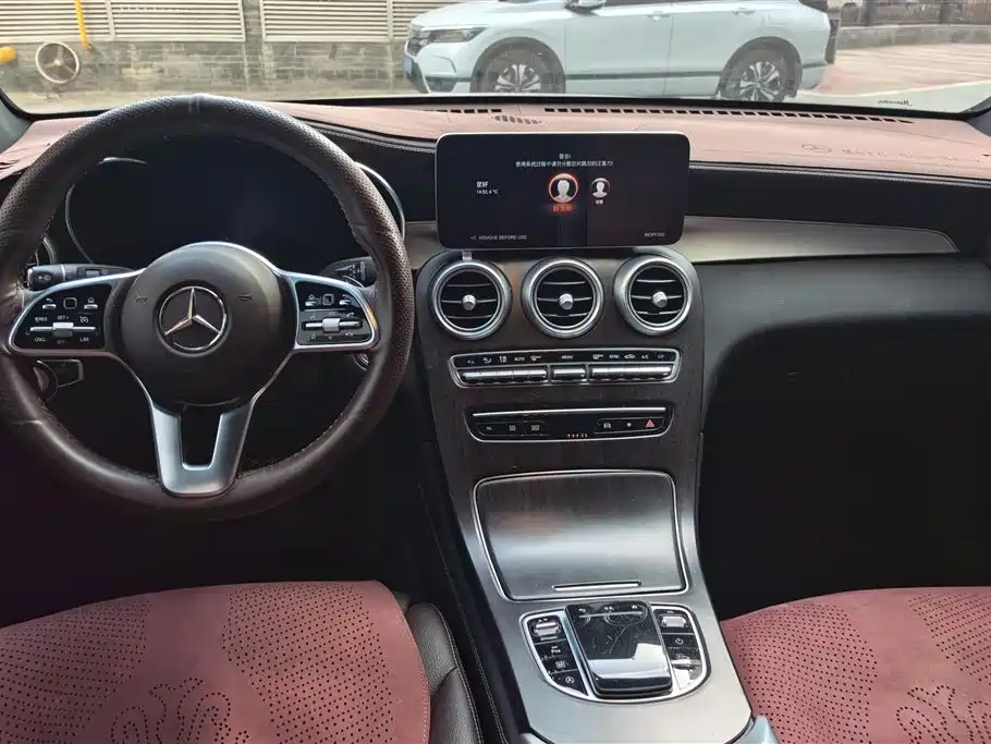MERCEDES-BENZ GLC