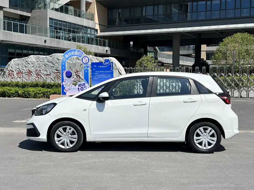 Honda Fit — миниатюра 5