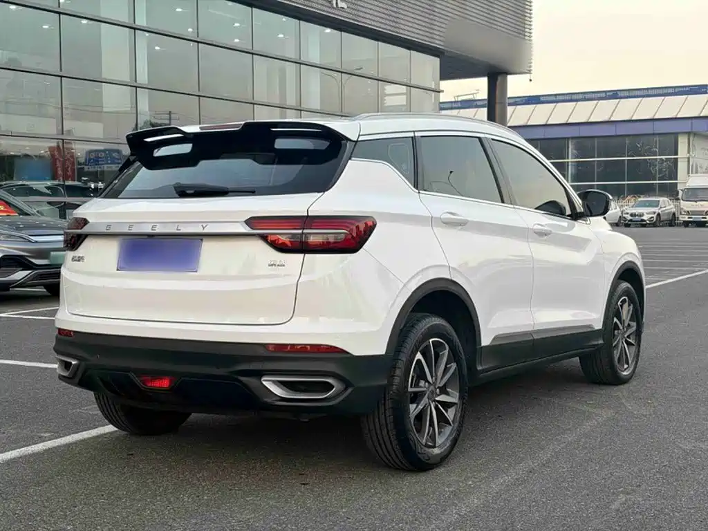 Geely Binyue — миниатюра 10