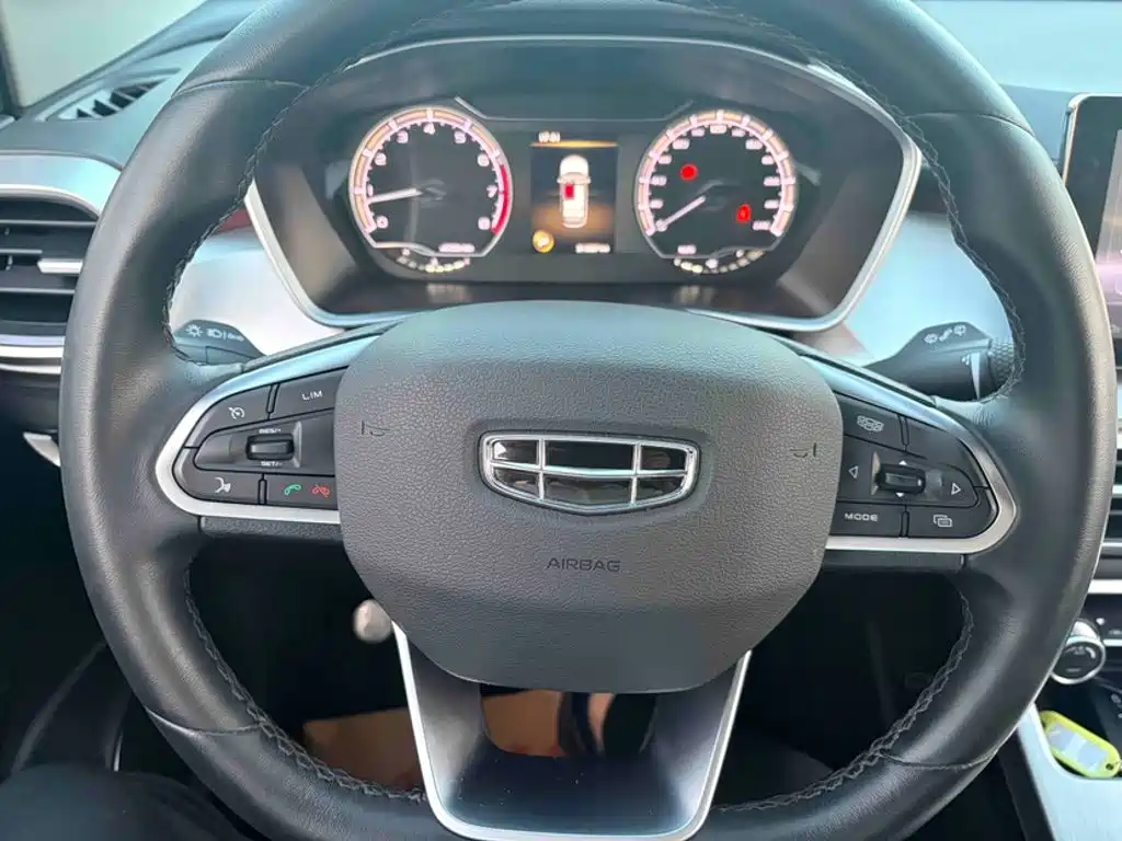 Geely Binyue — миниатюра 13