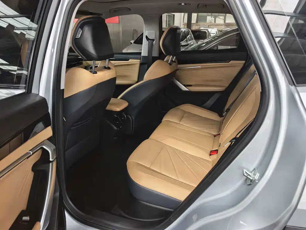 Geely Boyue L — миниатюра 5