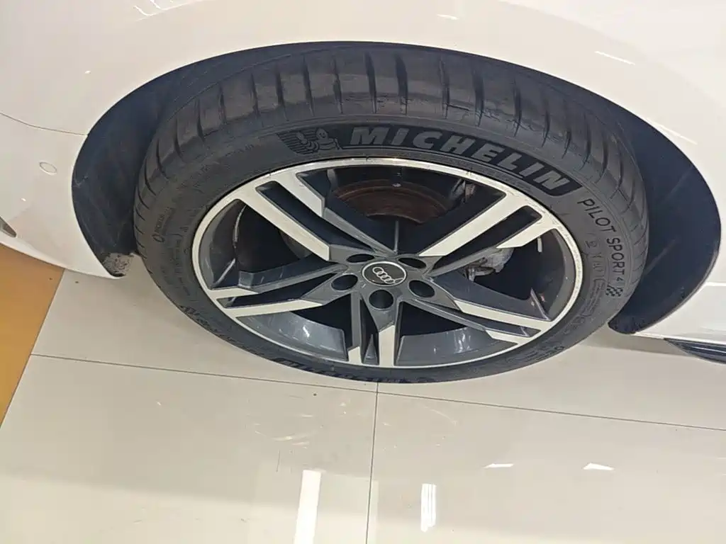 Audi A4L — миниатюра 23