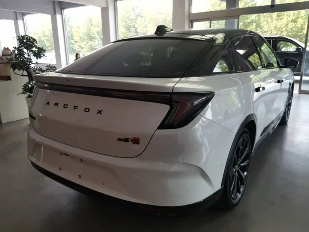 ARCFOX Alpha S — миниатюра 7