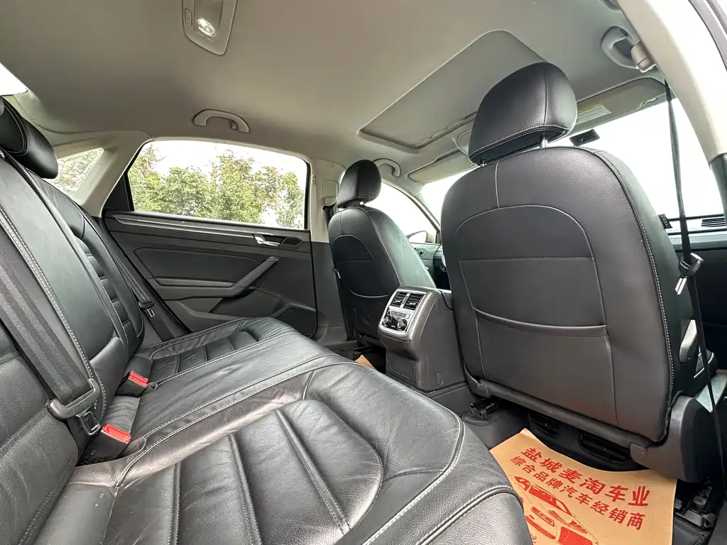 Volkswagen Passat — миниатюра 11