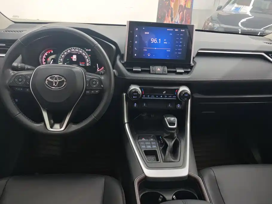 Toyota RAV4 — миниатюра 12