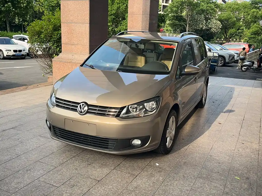 Volkswagen Touran — миниатюра 2