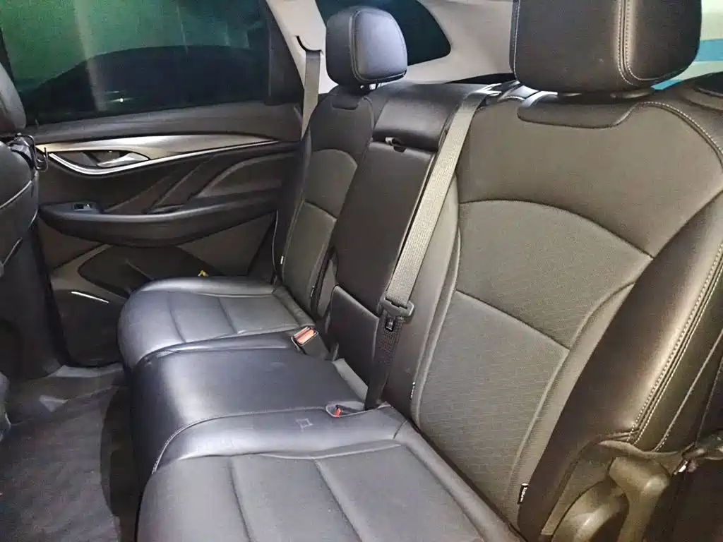 Buick Enclave — миниатюра 13