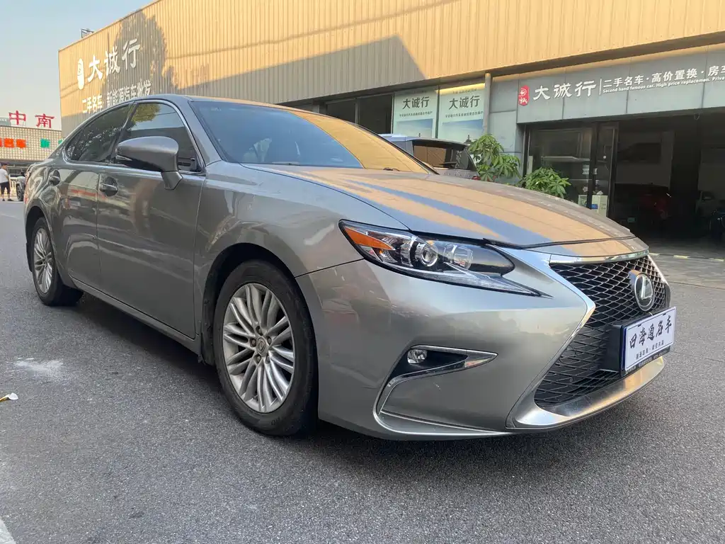Lexus ES — миниатюра 3