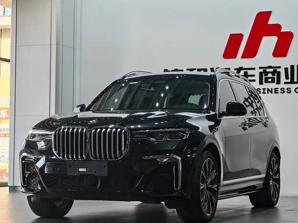 BMW  X7