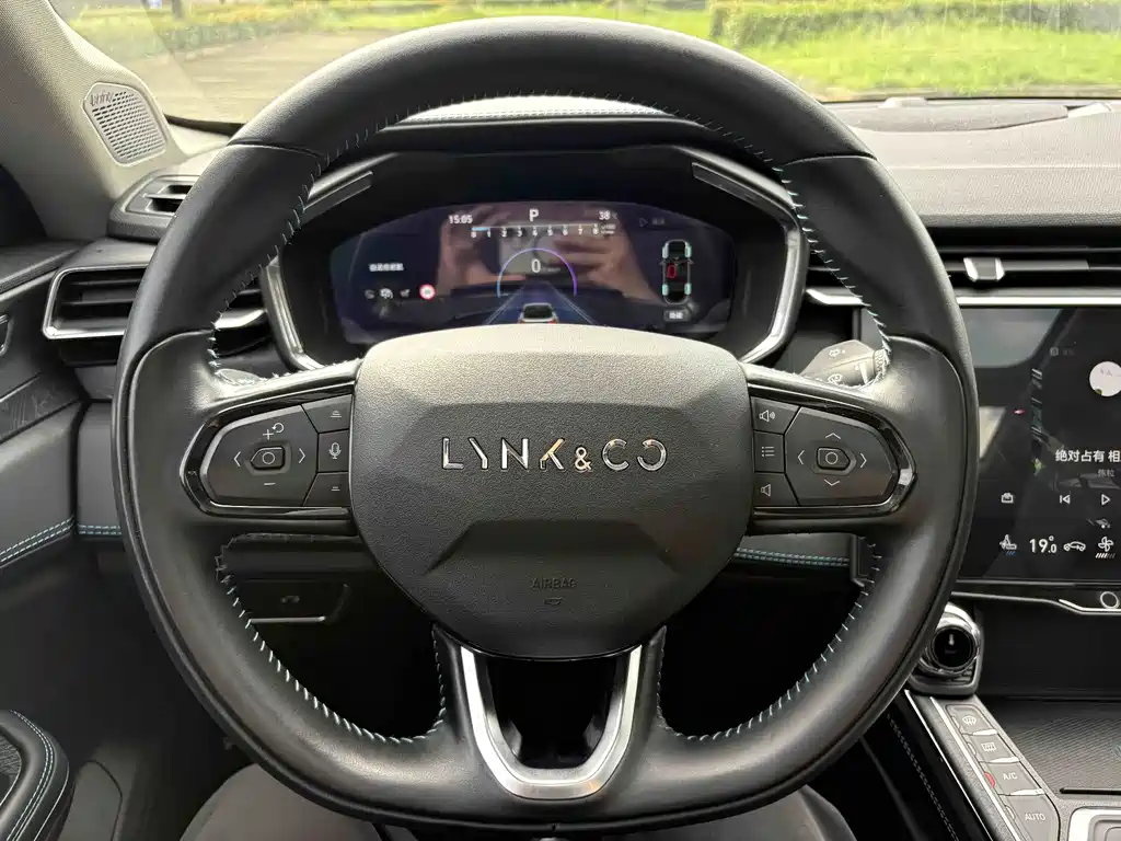 Lynk & Co 05 — миниатюра 11