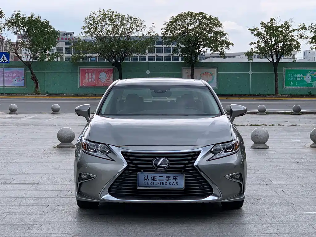Lexus ES — миниатюра 2