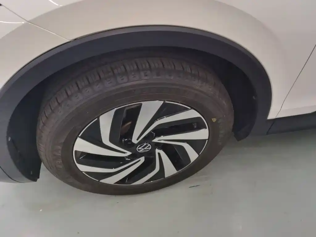 Volkswagen Tiguan L — миниатюра 23