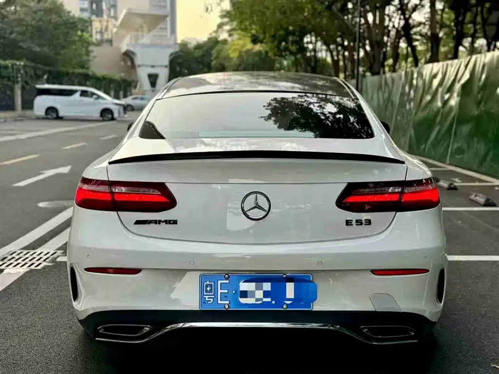 MERCEDES-BENZ E CLASS
