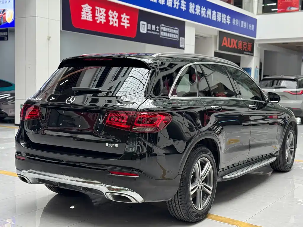 MERCEDES-BENZ GLC
