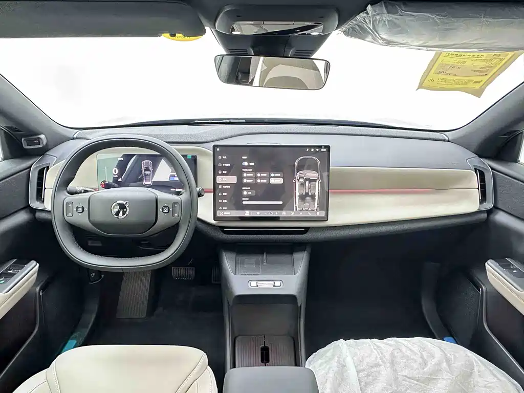 Volvo XC70 PHEV — миниатюра 9