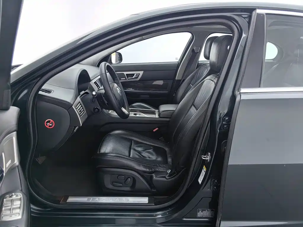 Jaguar XF — миниатюра 10