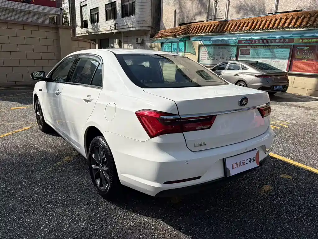 BYD Qin — миниатюра 7