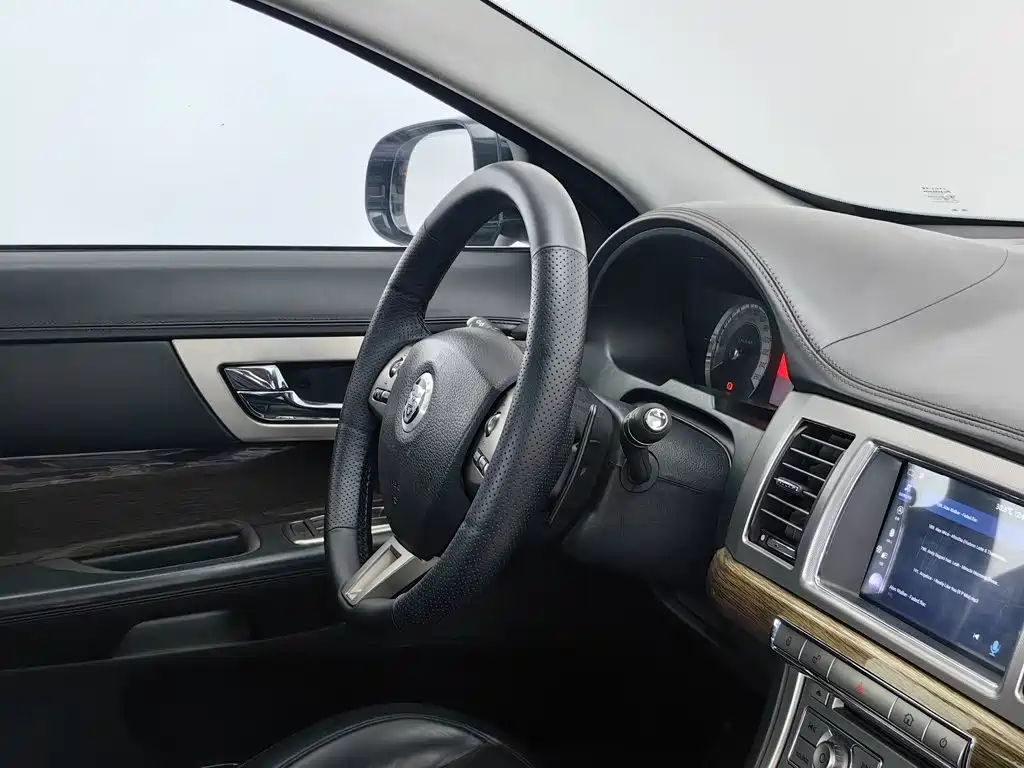 Jaguar XF — миниатюра 22