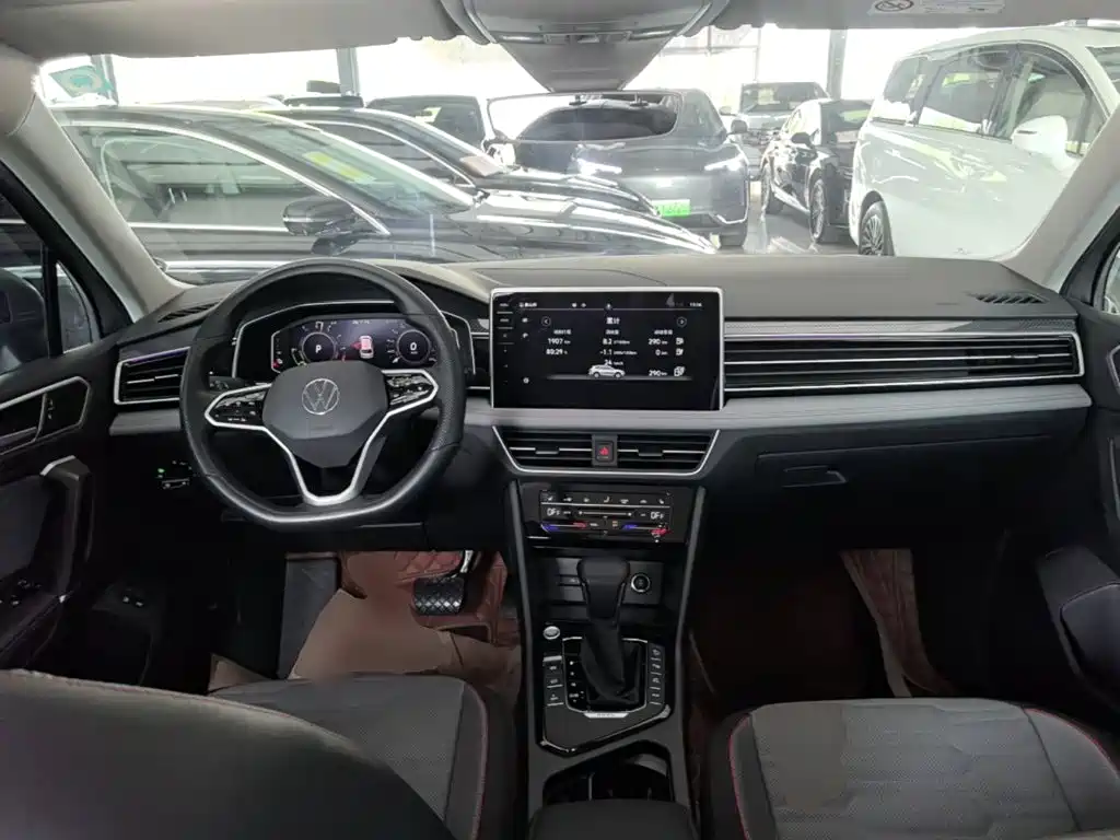 Volkswagen Tiguan L PHEV — миниатюра 10