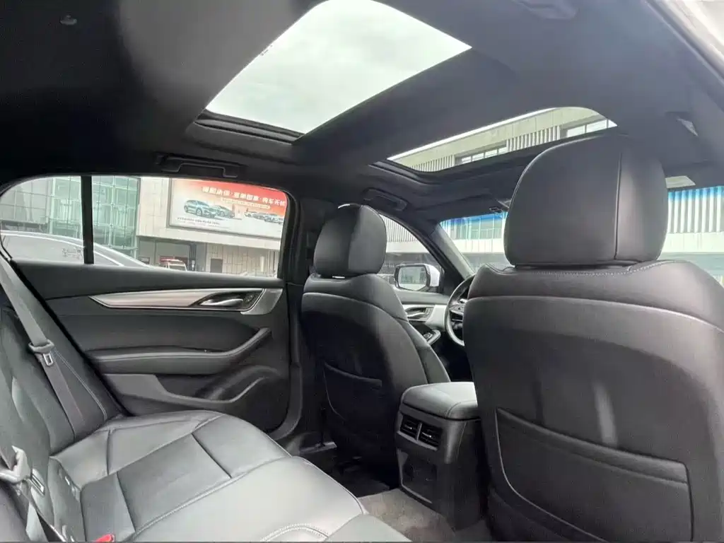 Cadillac CT5 — миниатюра 5