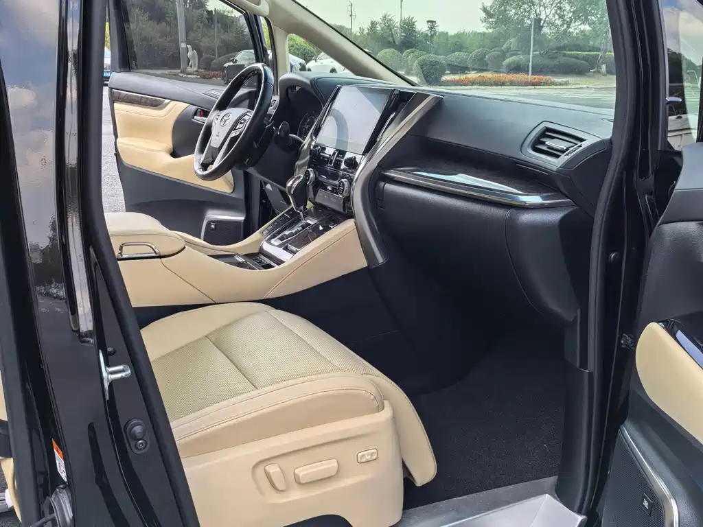 Toyota Alphard — фотографии объявления, Фото 8