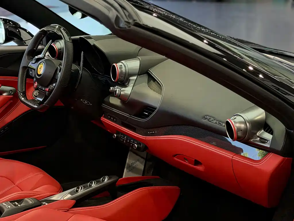 Ferrari F8 — миниатюра 6