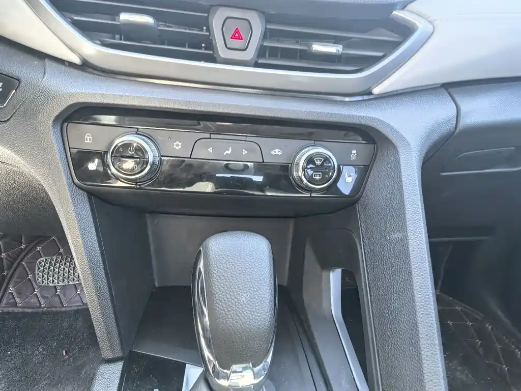Chevrolet Volando — миниатюра 7