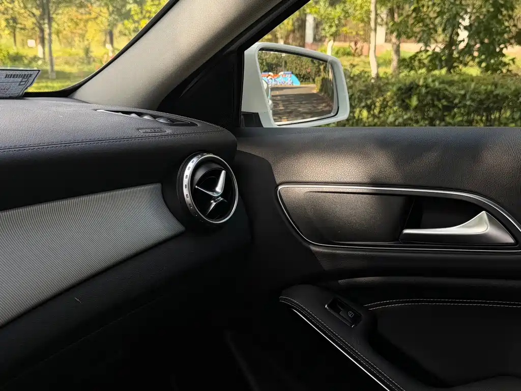 Mercedes-Benz GLA — миниатюра 14