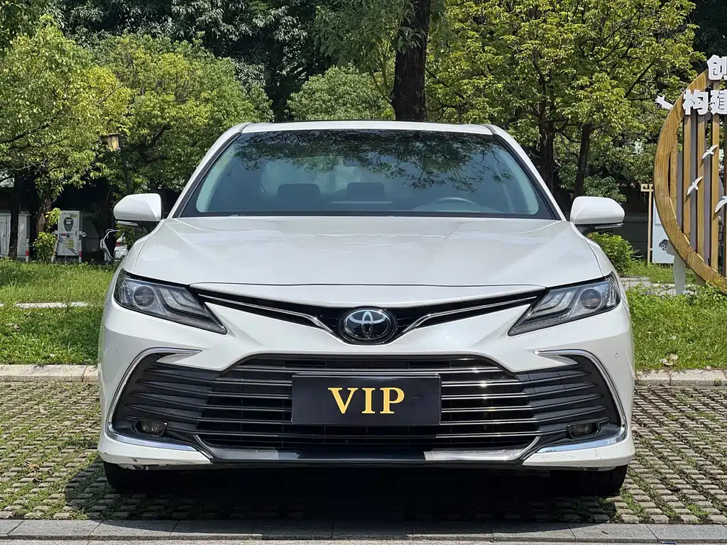 Toyota Camry — миниатюра 3