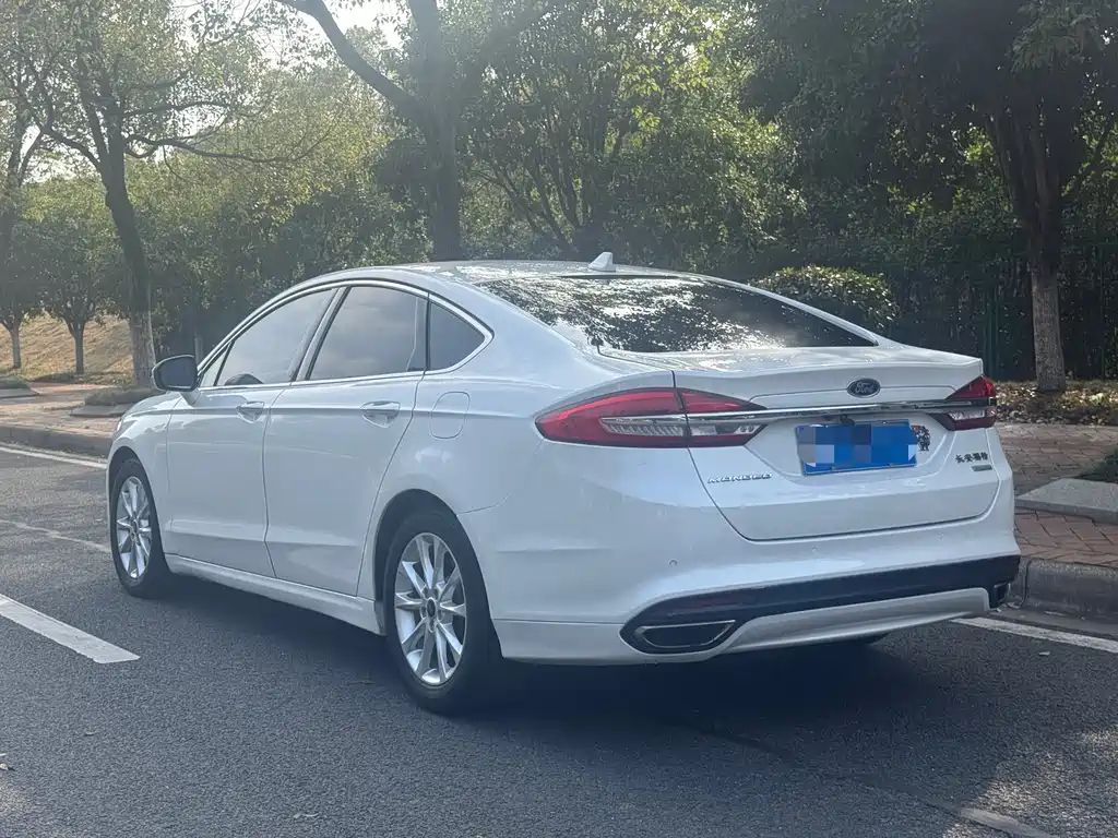 Ford Mondeo — миниатюра 9