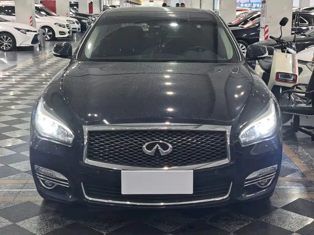 Infiniti Q70 — миниатюра 2