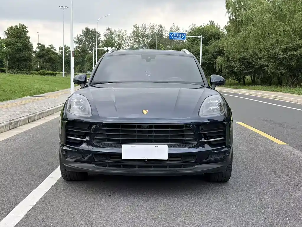 Porsche Macan — миниатюра 3