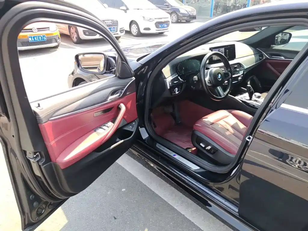 BMW 5 Series New Energy — миниатюра 16
