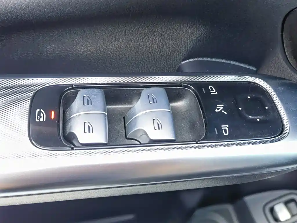 Mercedes-Benz GLC — миниатюра 32