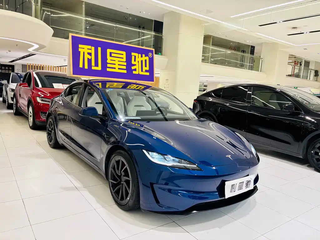 Tesla Model 3 — миниатюра 2