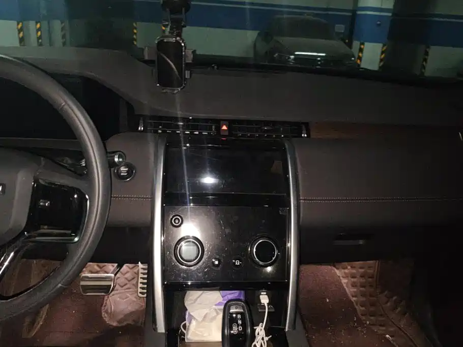 Land Rover Discovery Sport Hybrid — миниатюра 13