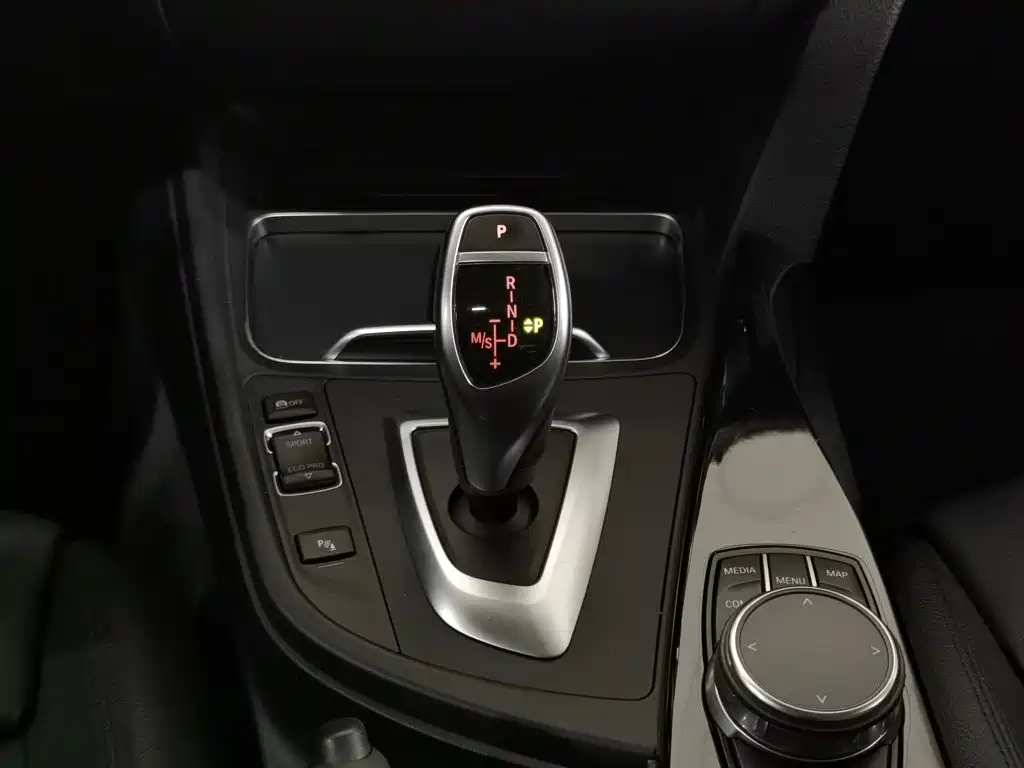 BMW 3 Series — миниатюра 13