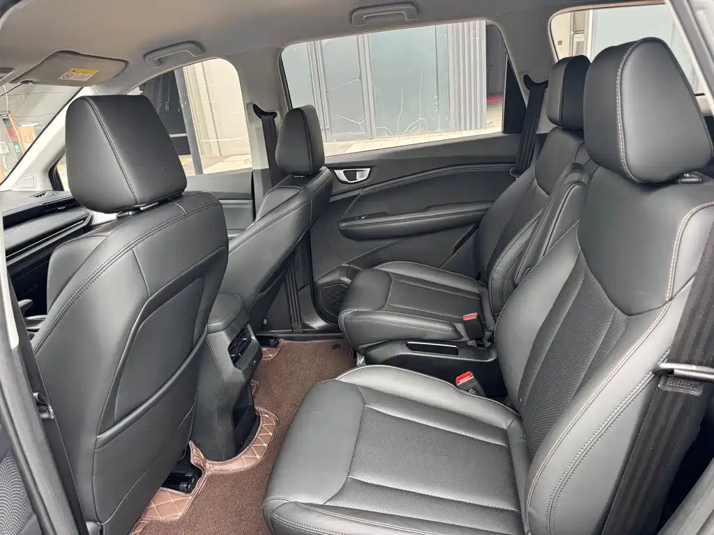 Wuling Jiachen — миниатюра 9