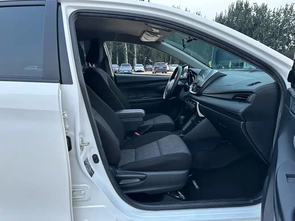 Toyota Vios FS — миниатюра 15