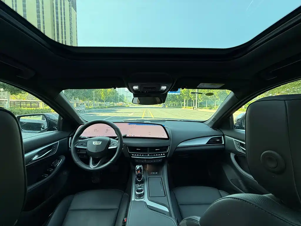 Cadillac CT5 — миниатюра 6