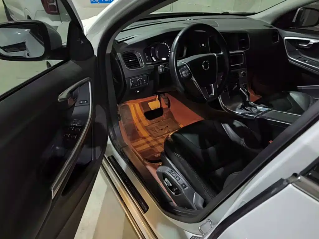 Volvo S60 — миниатюра 18