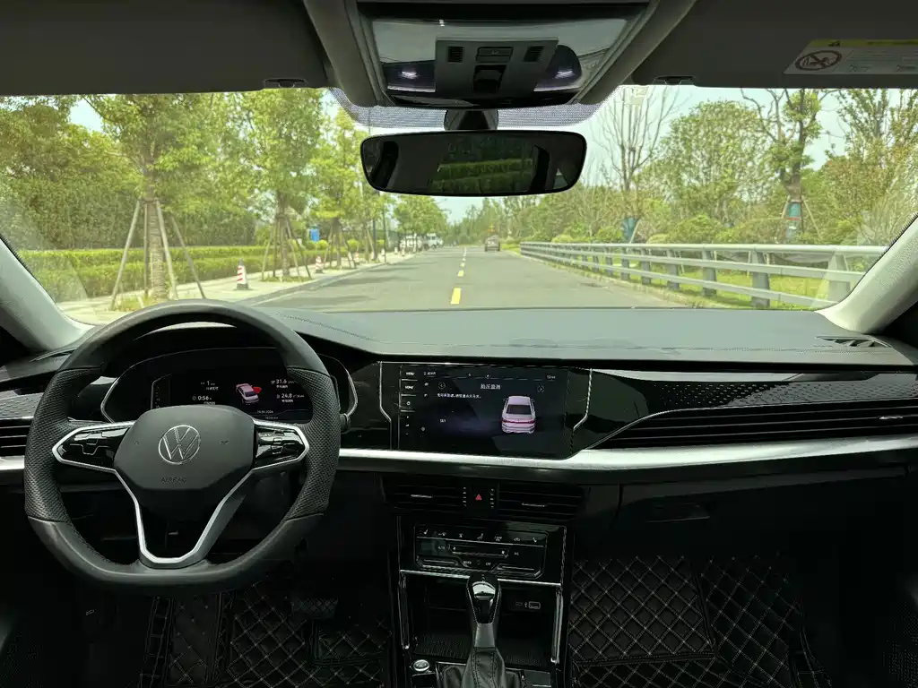 Volkswagen Passat PHEV — миниатюра 16
