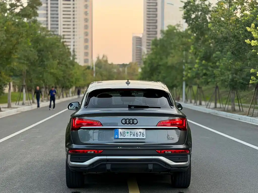 AUDI Q5L SPORTBACK